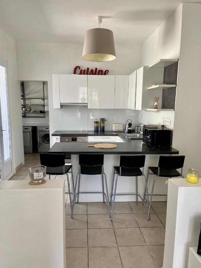 أنغليه Agreable Maison De Ville Avec Une Belle Terrasse المظهر الخارجي الصورة