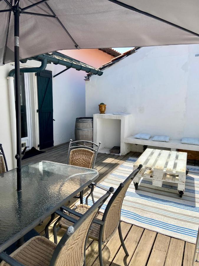 أنغليه Agreable Maison De Ville Avec Une Belle Terrasse المظهر الخارجي الصورة