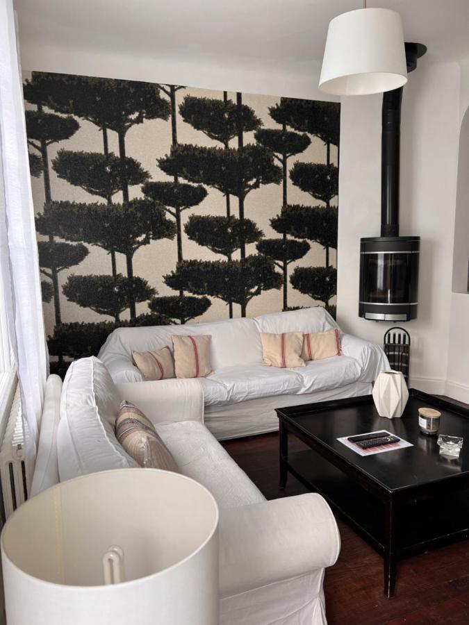 أنغليه Agreable Maison De Ville Avec Une Belle Terrasse المظهر الخارجي الصورة